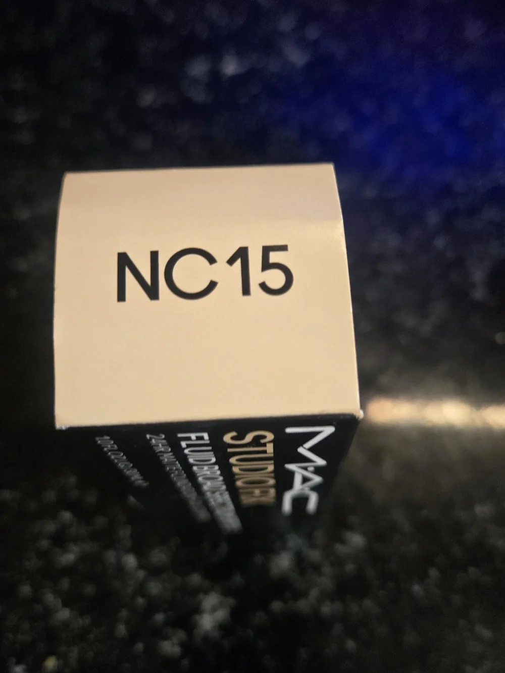 MAC Studio Fix Fluid Broad Spectrum SPF 15 Foundation - Colpr NC15